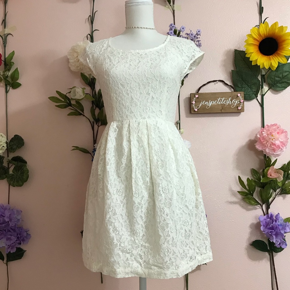 Forever21 floral lace fit flare babydoll dress